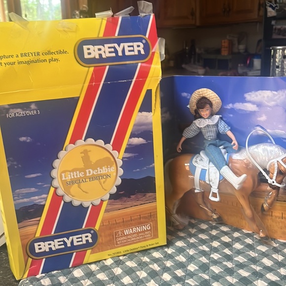 Little Debbie and her palomino pony Ginger - Picture 2 of 4